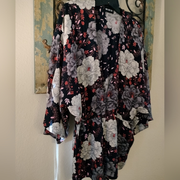 Nixon Asked Cash Pants - Nixon Asked Cash Black Floral V-neck Romper Size M.